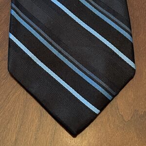 Axcess Black Blue 100% Silk Men’s Neck Tie Made In China